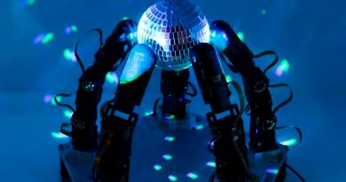 Crean con IA la primera mano robótica hipersensible: puede sentir lo que toca