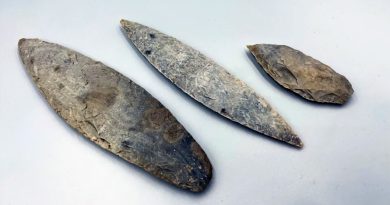 Arqueólogos descubren una ofrenda de 16 cuchillos prehispánicos en el sur de México