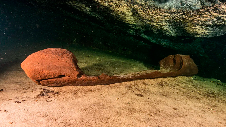 En la ruta del Tren Maya, arqueólogos descubren el verdadero uso de una canoa de 1,000 años de antigüedad