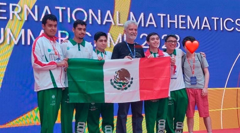 Joven mexicano gana oro en Olimpiada Internacional de Matemáticas