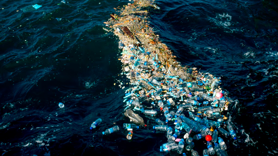 Algunos lagos están más afectados por los plásticos que las peores zonas de los océanos