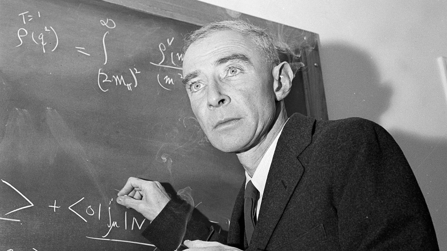 Quién fue Robert Oppenheimer, el arrepentido padre de la bomba atómica