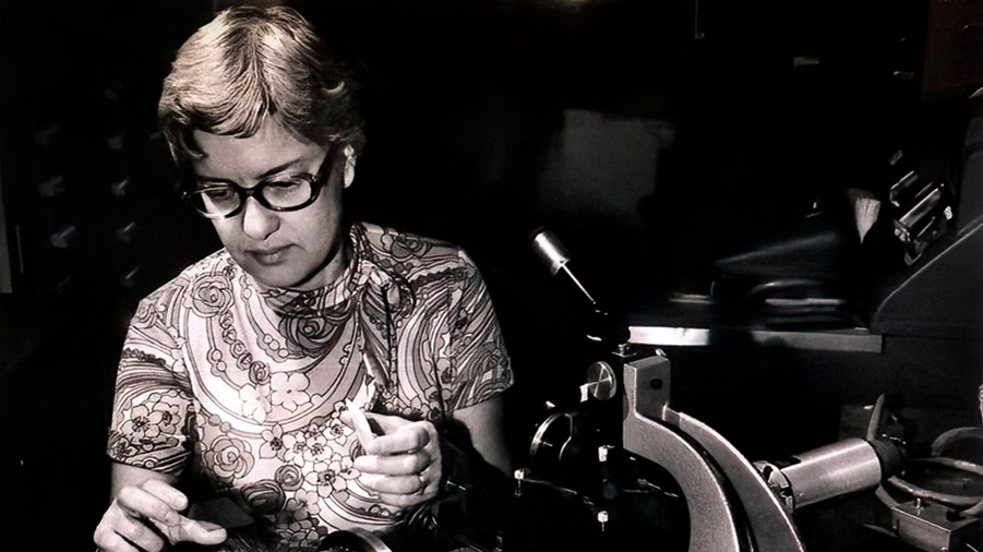 La historia de Vera Rubin, la astrónoma detrás del descubrimiento de la materia oscura