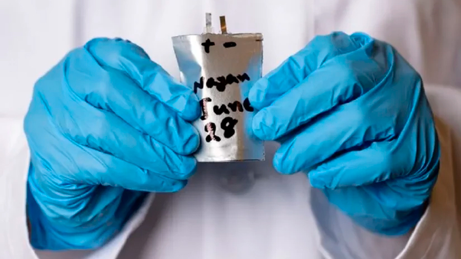Desarrollan una batería de iones de litio basada en tejido elástico