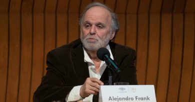 Los físicos hemos aprendido a abrir la mente y a ver a los sistemas vivos y complejos: Alejandro Frank