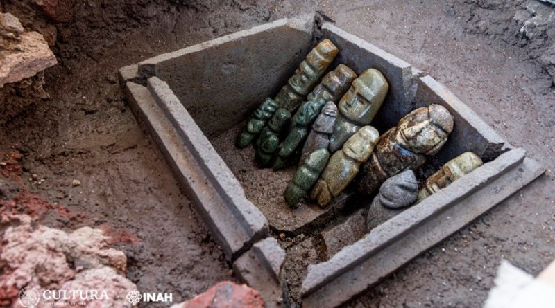 Descubren un cofre de piedra con ofrendas en el Templo Mayor de Ciudad de México