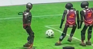 China marca un hito con el primer partido de fútbol entre robots con IA