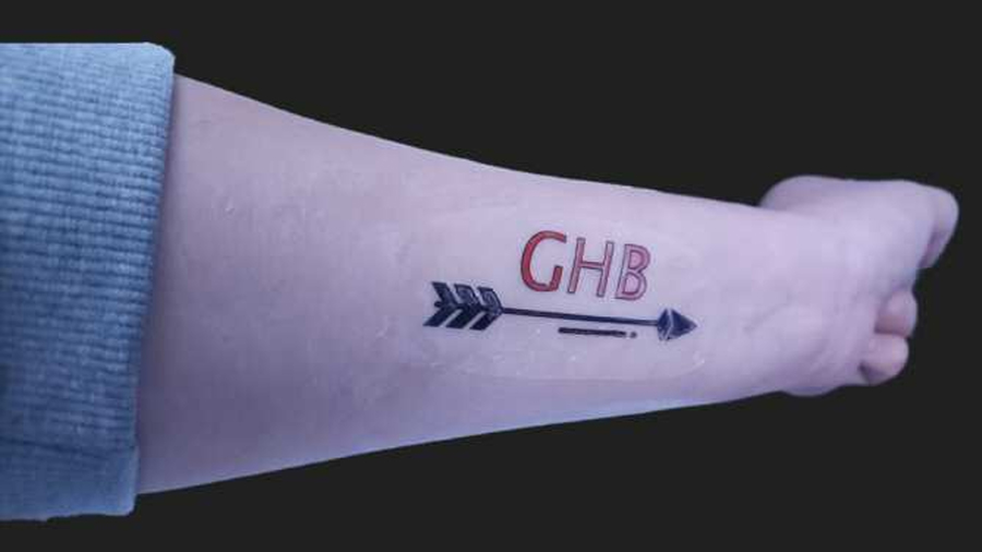 Tatuaje temporal para que nos alerte de una droga no deseada en la bebida