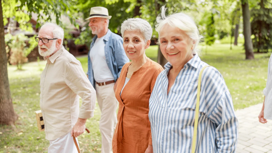 Científicos crean banco de células madres de adultos mayores de 100 años para descubrir el secreto de su longevidad