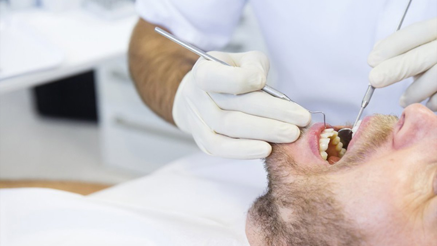 La boca y el corazón están conectados: cepillarse 3 veces al día o solo una marca la diferencia en riesgo cardiovascular