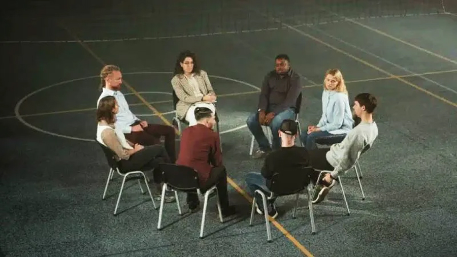 Cómo surgen las teorías conspirativas, de la incertidumbre al caos