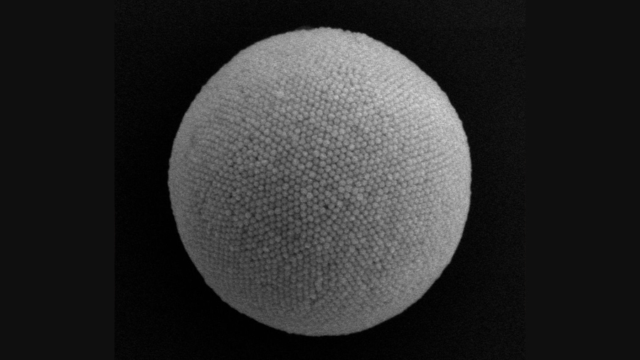 Investigadores surcoreanos crean nanoesferas de oro que casi duplican la absorción solar en generadores termoeléctricos