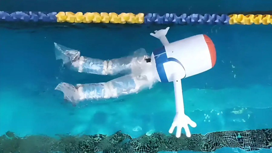 Nada, vuela y hasta camina sobre el agua: Crean el robot humanoide más completo