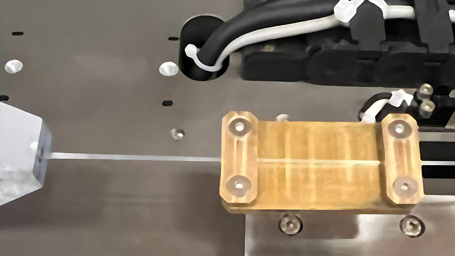 Investigadores del MIT descubren un polímero elástico capaz de alternar entre conductividad térmica tipo plástico y mármol