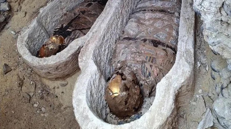 Unos arqueólogos españoles hallan por primera vez un fragmento de la ‘Ilíada’ dentro de una momia egipcia