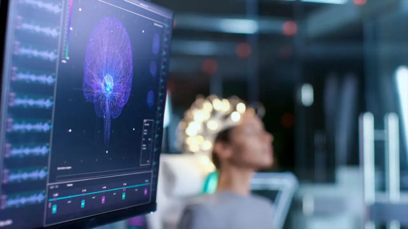 ¿Adiós a contar ovejas? Este descubrimiento científico jubila el mito de dormir 8 horas