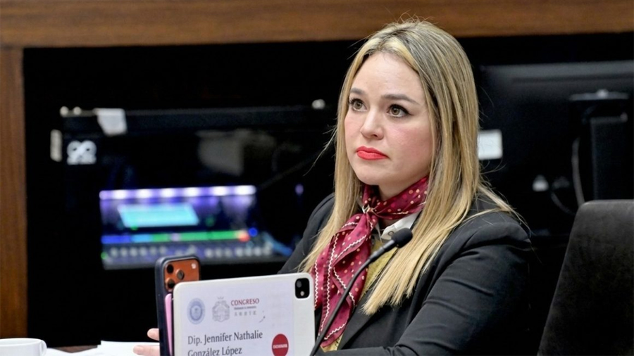 Lidera Jennifer González foro educativo y anuncia apoyos a la ciencia
