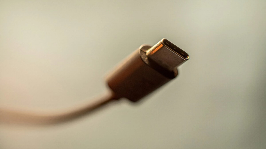 Apple no quería cambiar al USB-C y un investigador descubre por qué: los cables de la compañía se pueden hackear