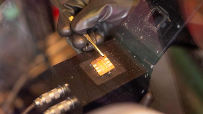 Científicos suecos y alemanes descubren la clave para superar uno de los mayores límites de las células solares orgánicas