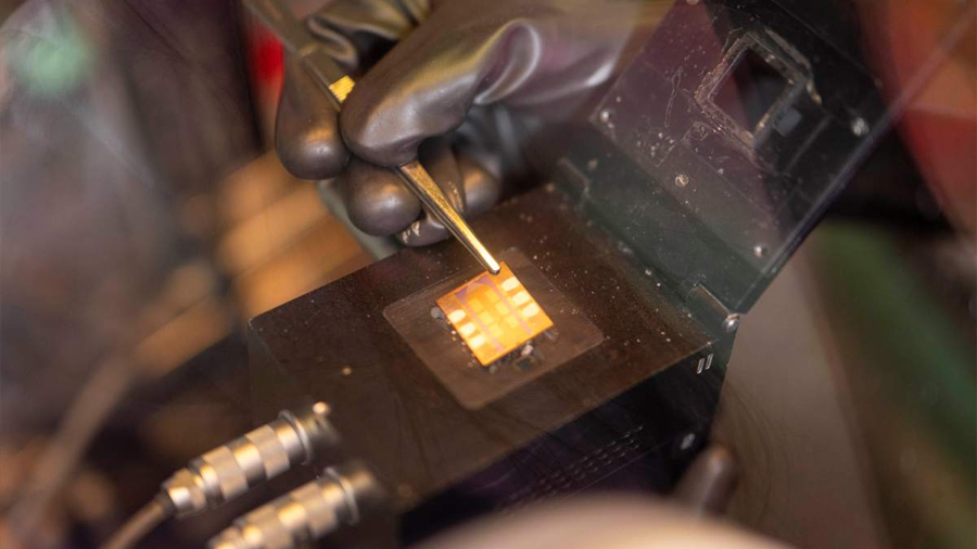Científicos suecos y alemanes descubren la clave para superar uno de los mayores límites de las células solares orgánicas