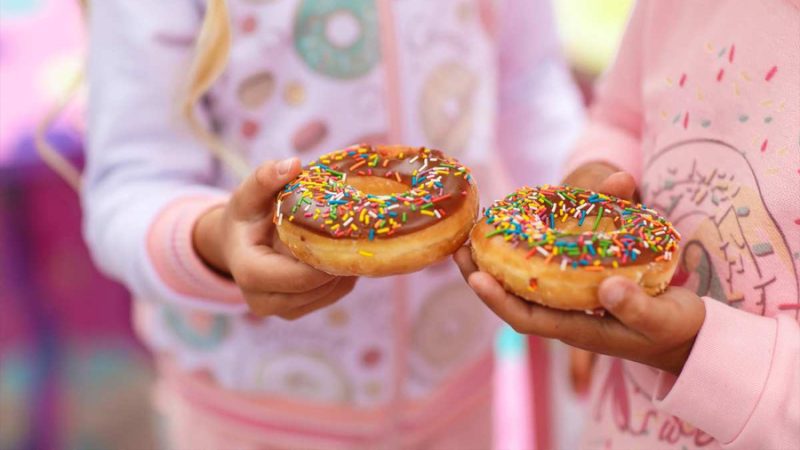 Nuevo estudio vincula el consumo frecuente de alimentos ultraprocesados con mayores niveles de ansiedad, irritabilidad y falta de concentración en niños de 4 años