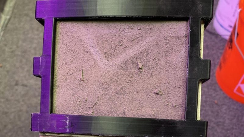 EU da otra vuelta de tuerca: investigadores crean una batería que produce energía a partir de los microbios del suelo