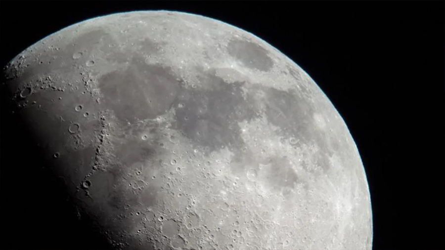 Un estudio con rocas ofrece nuevos detalles sobre cómo se forma el agua en la Luna