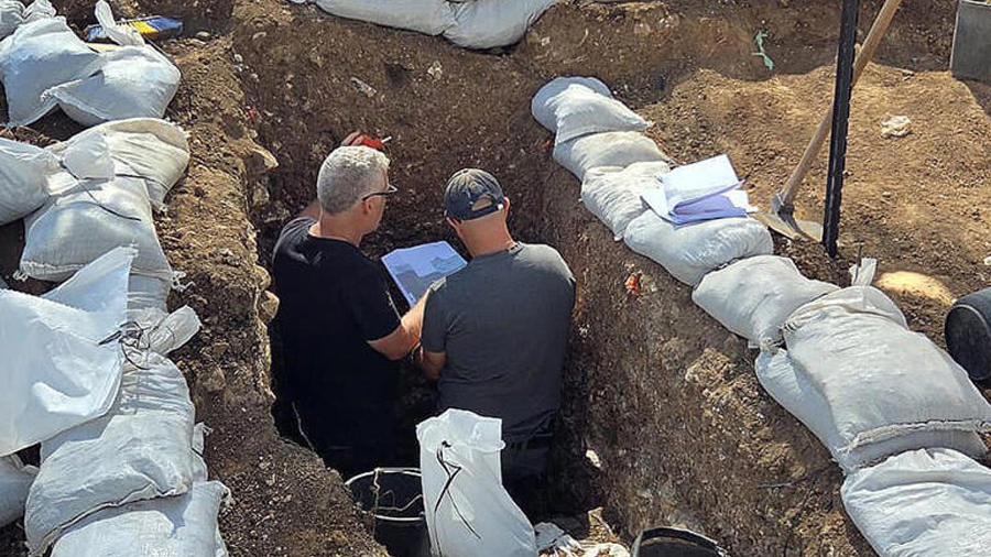 Israel descubre una cueva sellada 400.000 años: la ‘cápsula del tiempo’ del Paleolítico