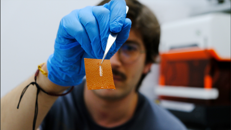 Crean ‘tatuajes electrónicos’ de bajo coste para monitorizar la salud sobre la piel