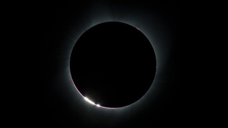 En vivo: se verá un anillo de diamantes en el cielo: ¿cómo seguir el eclipse solar de agosto desde México?