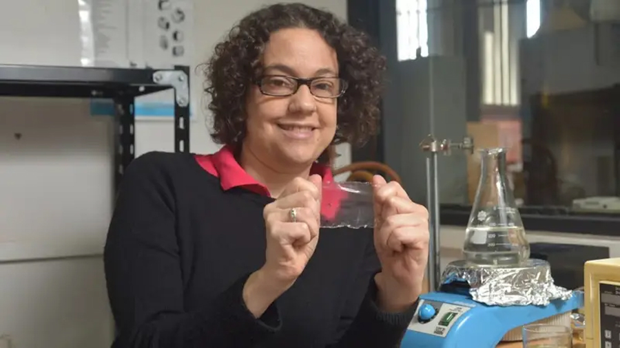 Científicos argentinos crean plástico biodegradable con almidón de mandioca