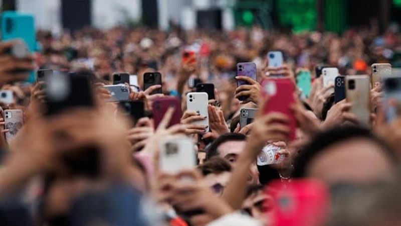 Somos Nuestra Memoria. No son las redes sociales, somos los adultos