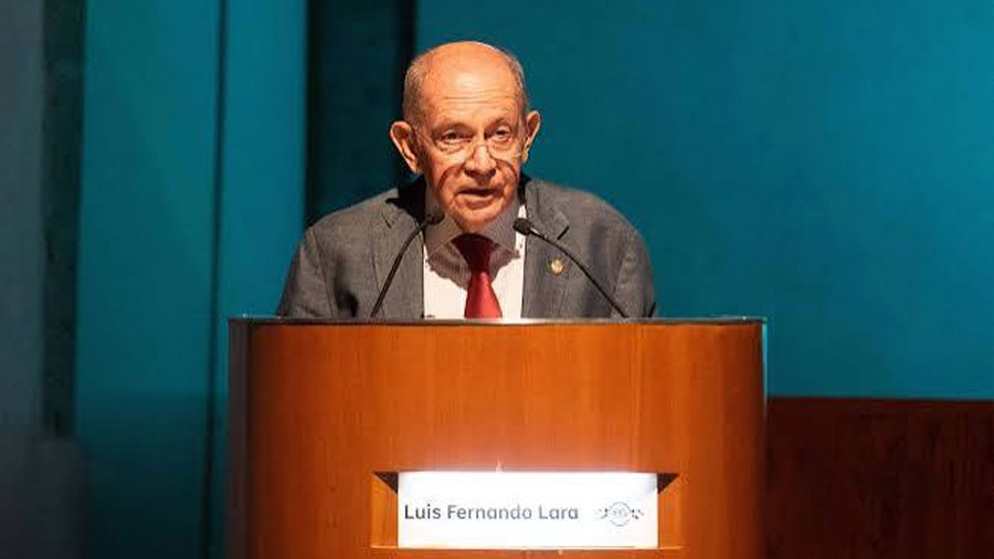 La historia de toda lengua, como el español, es la historia de sus tradiciones verbales: Luis Fernando Lara