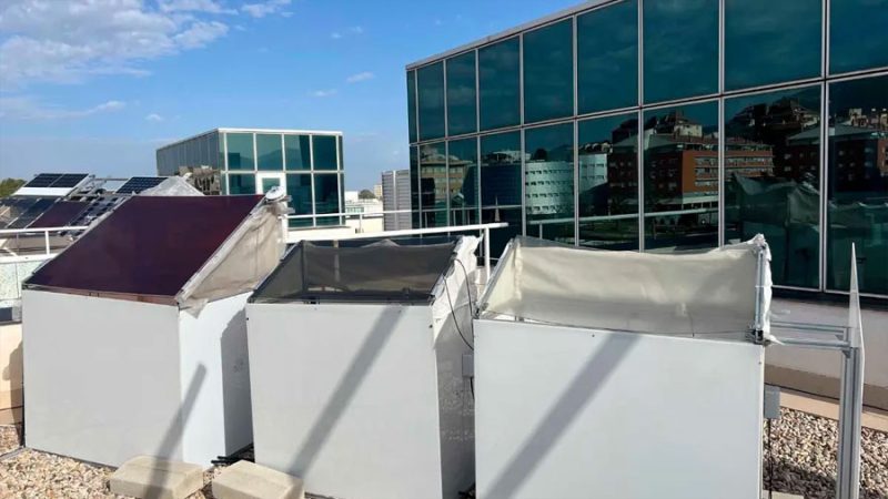Investigadores jiennenses demuestran que los paneles solares semitransparentes mejoran el microclima de los invernaderos