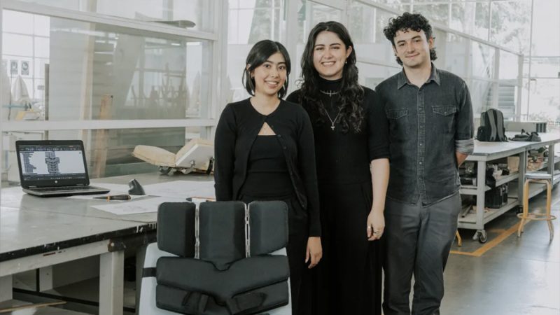 Mexicanos ganan el James Dyson Award 2026 con un asiento que se adapta al crecimiento de niños con parálisis cerebral