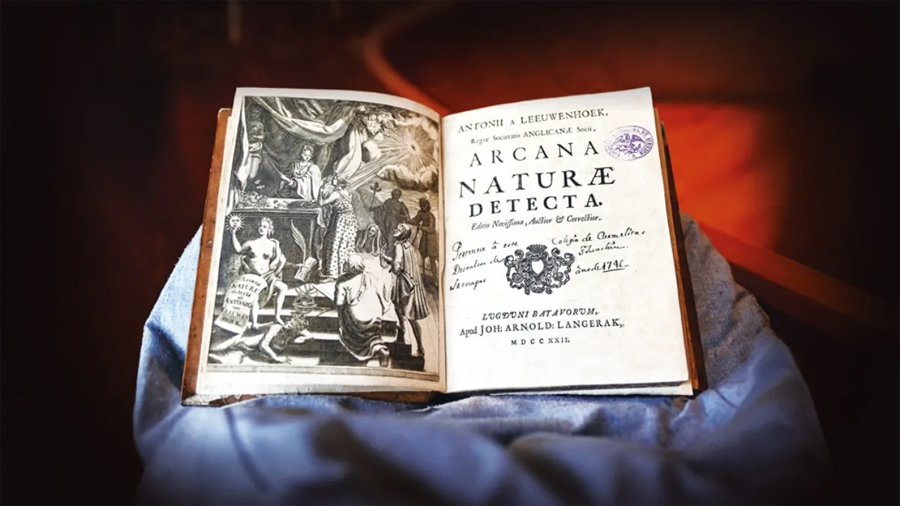 Descubren en México joya bibliográfica del padre de la microbiología de hace 300 años