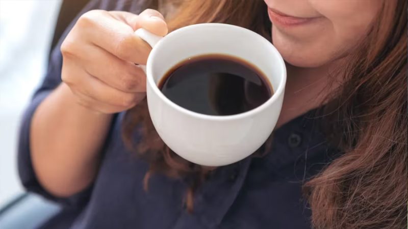 Café todos los días: científicos descubren cómo se relaciona con la grasa y la masa muscular