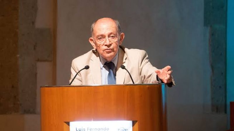 El corazón de la educación es la lengua y la escritura: Luis Fernando Lara