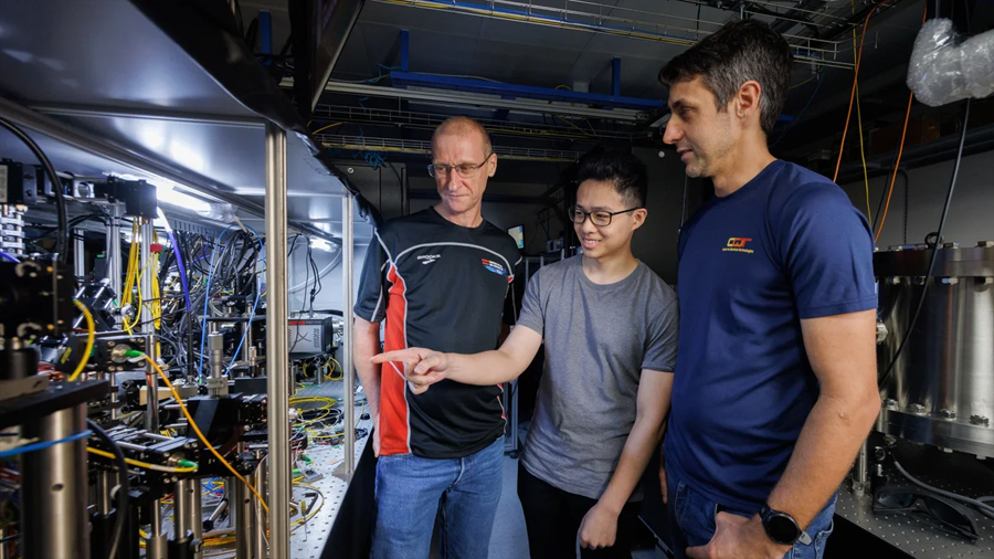 Crean el reloj más preciso de la historia: tardaría 260.000 millones de años en perder un segundo, casi 20 veces la edad del universo